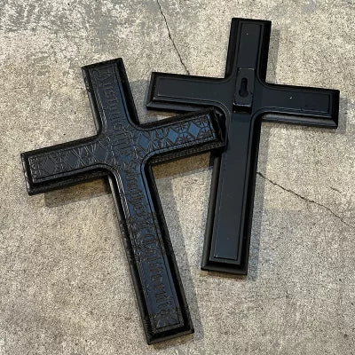 "OLD ENGLISH BANDANA" WOOD CROSS