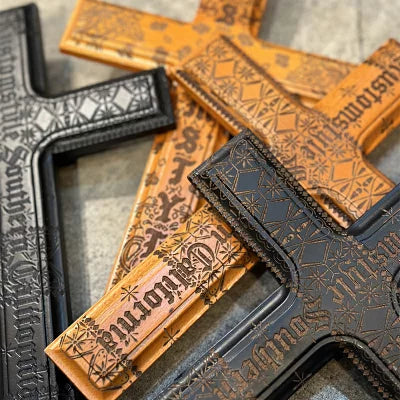 "OLD ENGLISH BANDANA" WOOD CROSS